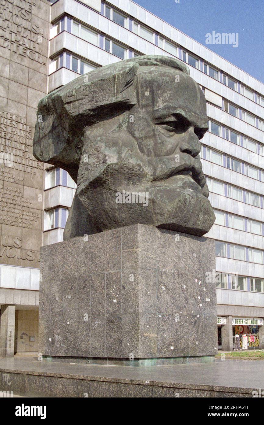 The Karl Marx statue Chemnitz in 2003 Stock Photo - Alamy