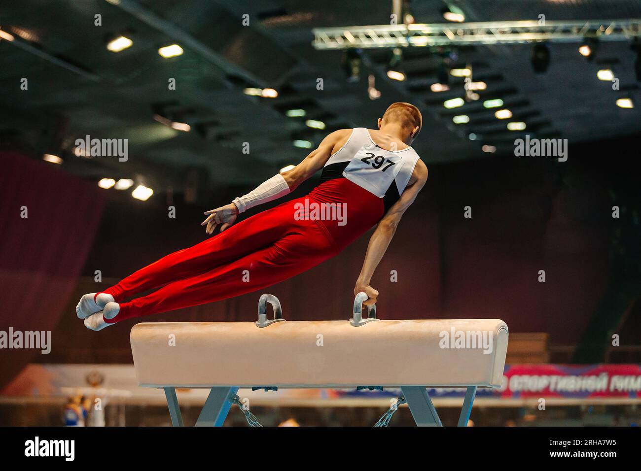 gymnast exercise pommel horse in championship gymnastics, element