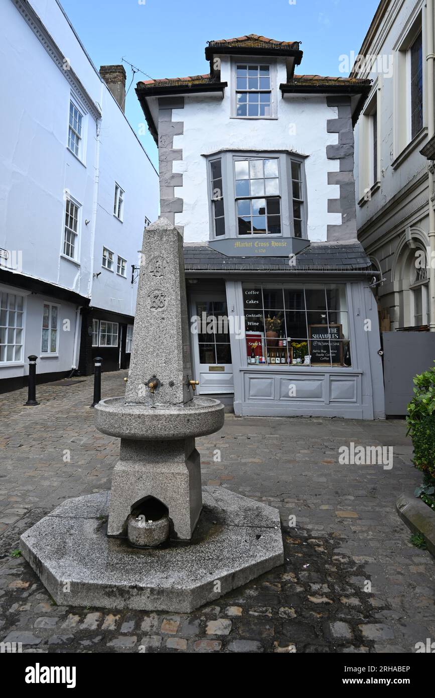 the-crooked-house-of-windsor-in-windsor-england-is-a-commercial