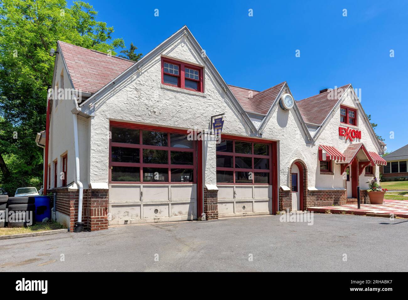 Exterior view of an Exxon old gas station Stock Photo