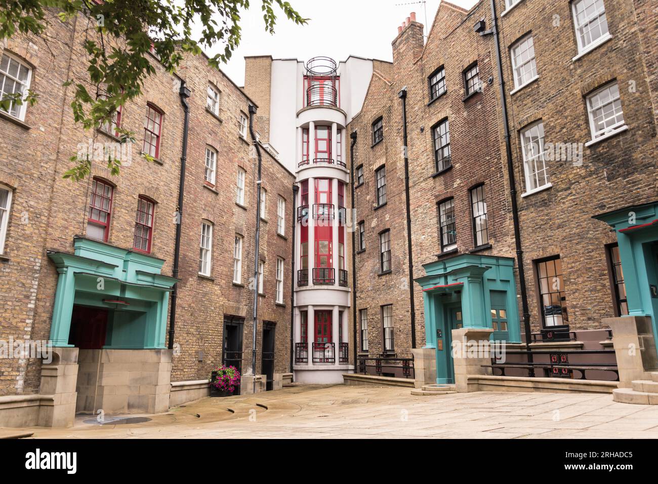 The Terry Farrell Partnership's Ching Court and Triangle public space