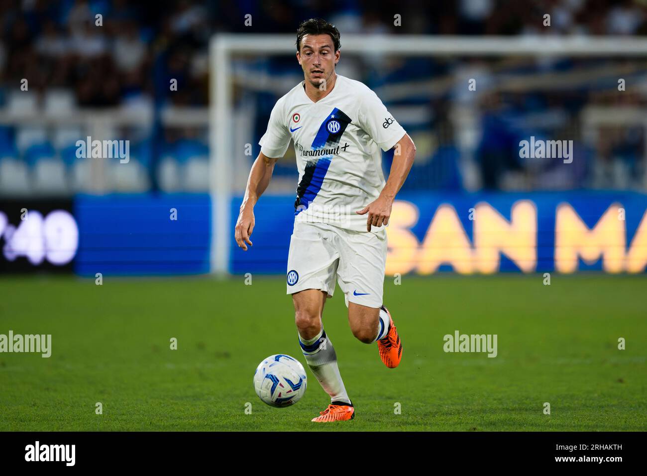 Matteo Darmian of FC Internazionale fights for the ball against Henrikh  Mkhitaryan of AS Roma during the Serie A 2020/21 / LM Stock Photo - Alamy