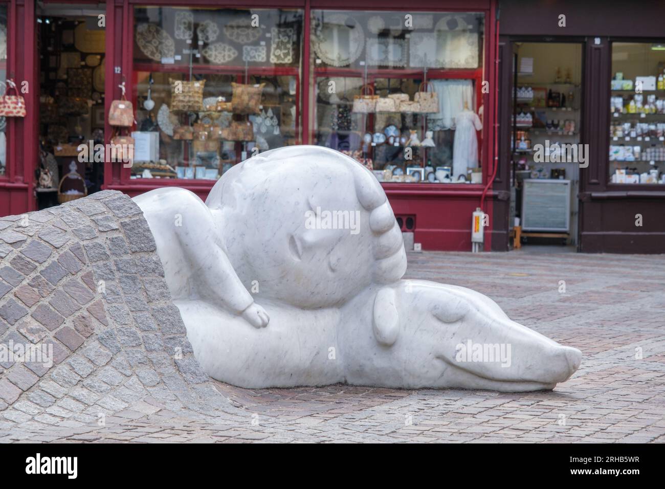 Antwerp, Belgium - 9 September 2022: Nello and Patrasche statue by Batist Vermeulen Stock Photo