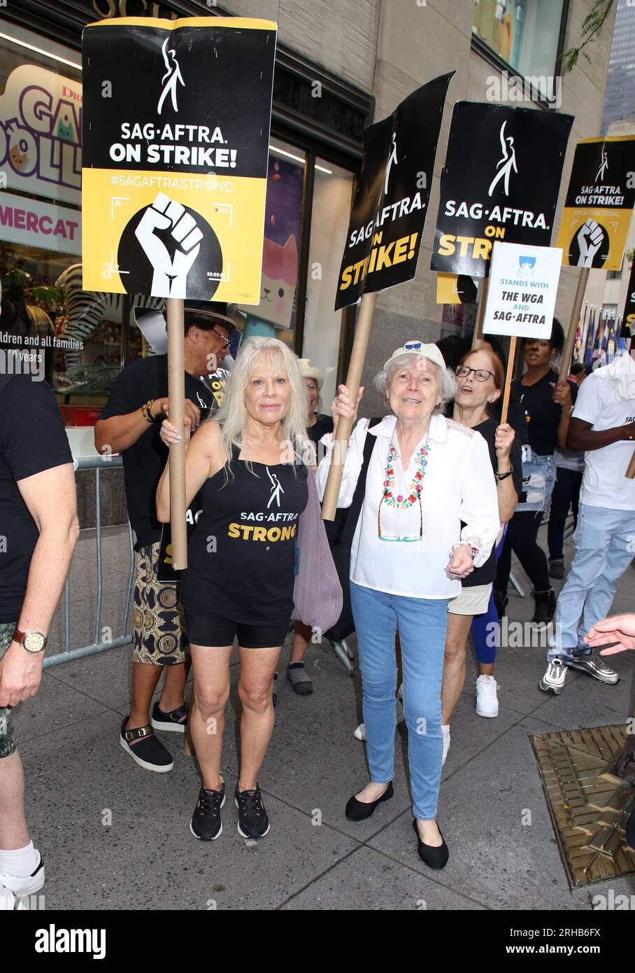 New York City, USA. 15th Aug, 2023. Ilene Kristen and Marilyn Chris attending the SAG-AFTRA and WGA members Picket outside of NBCUniversal on August 15, 2023 in New York City, NY © Steven Bergman/AFF-USA.COM Credit: AFF/Alamy Live News Stock Photo