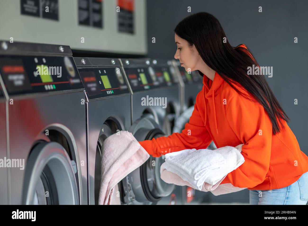 Industrial laundry hold hi-res stock photography and images - Alamy