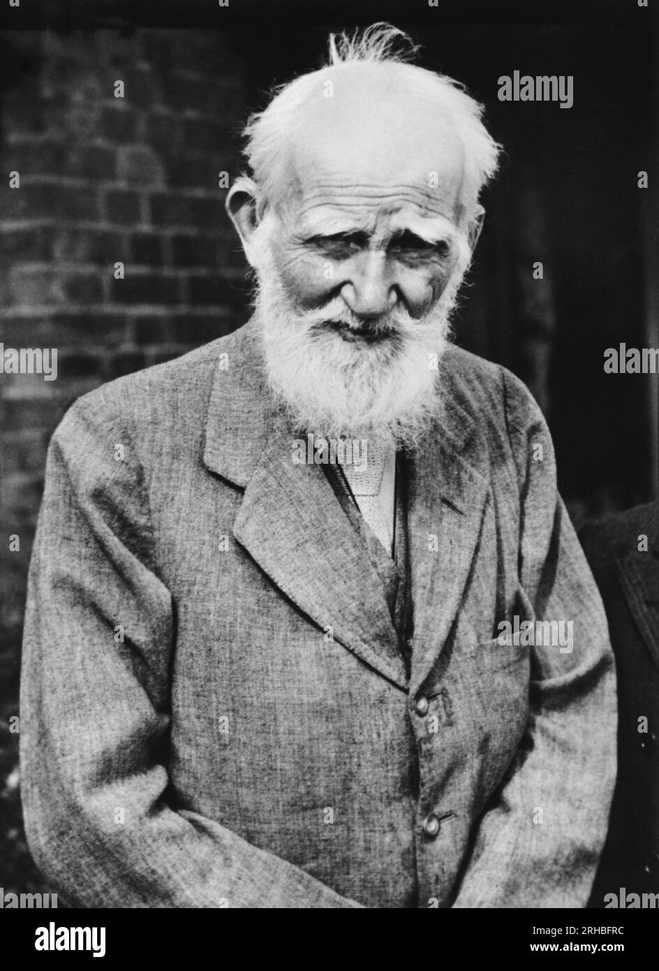 London, England:  October 26, 1945 A portrait of playwright George Bernard Shaw. Stock Photo
