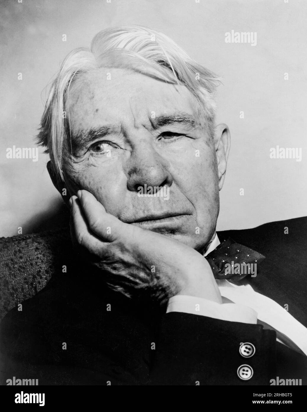 United States:  1955 A portrait of the Pulitzer Prize winning author and poet Carl Sandburg. Stock Photo