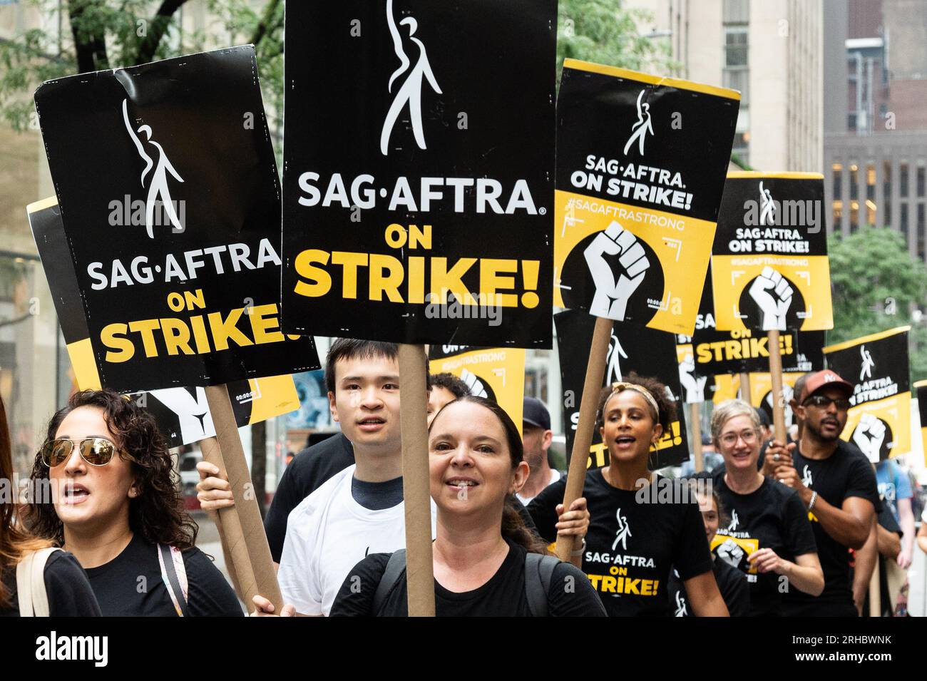 Carrying picket sign hi-res stock photography and images - Alamy
