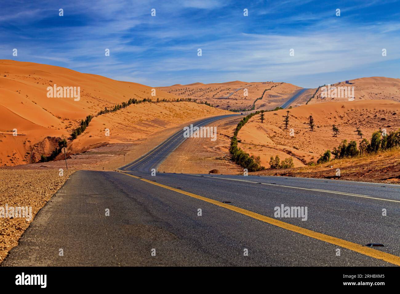 Road through desert landscape, Saudi Arabia Stock Photo - Alamy