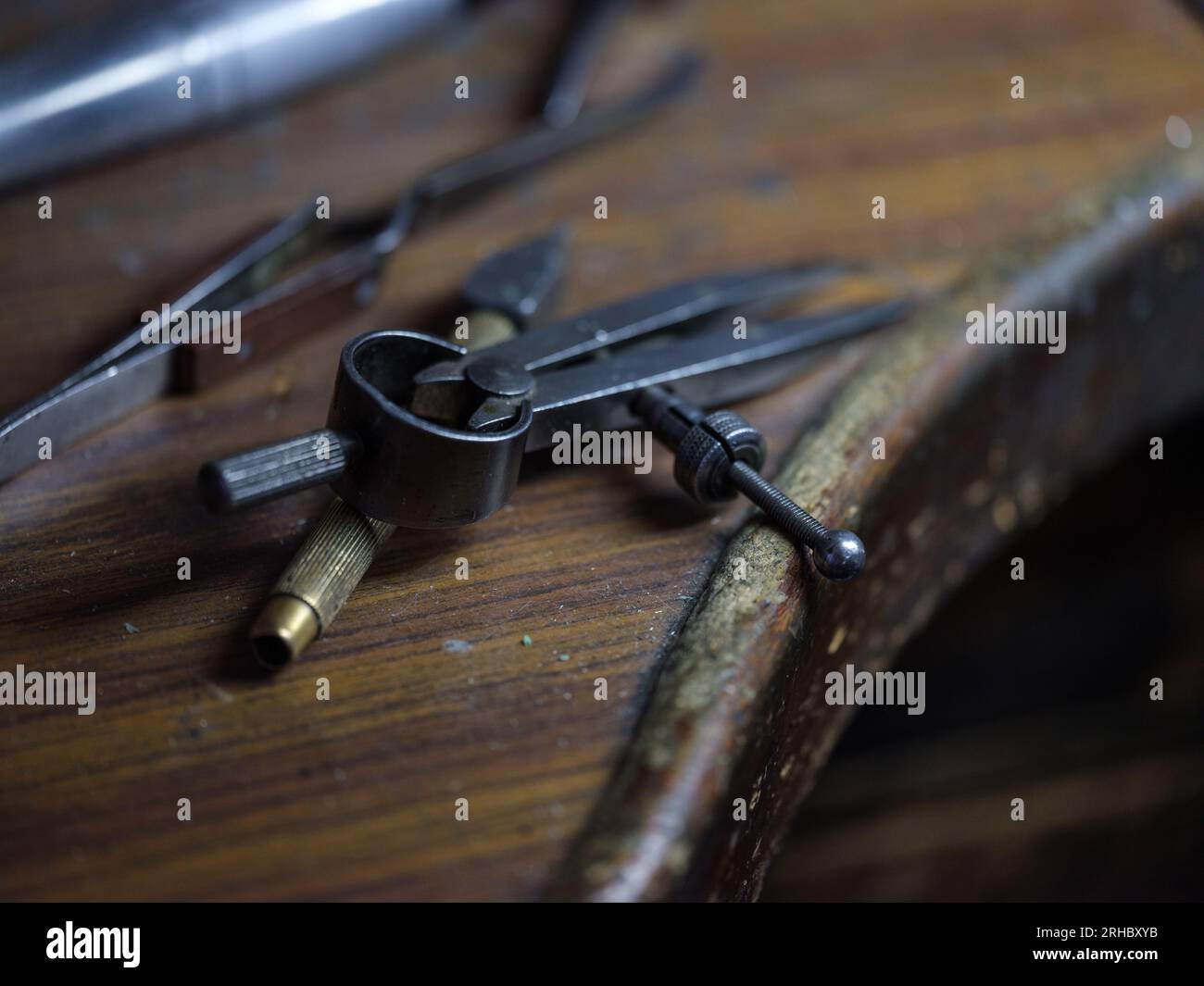 Angle divider hi-res stock photography and images - Alamy