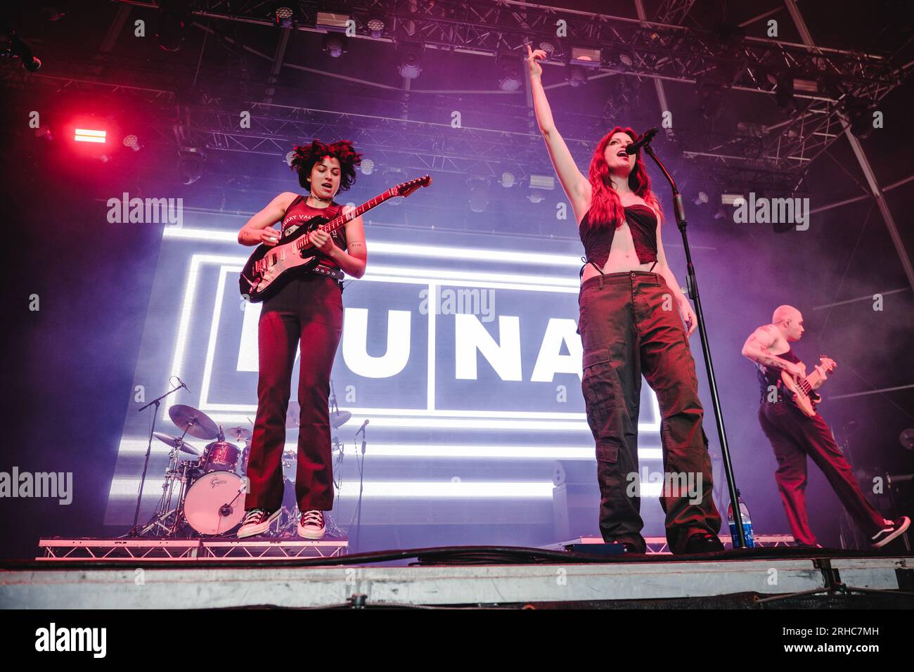 Katie gavin of the band muna hi-res stock photography and images - Alamy