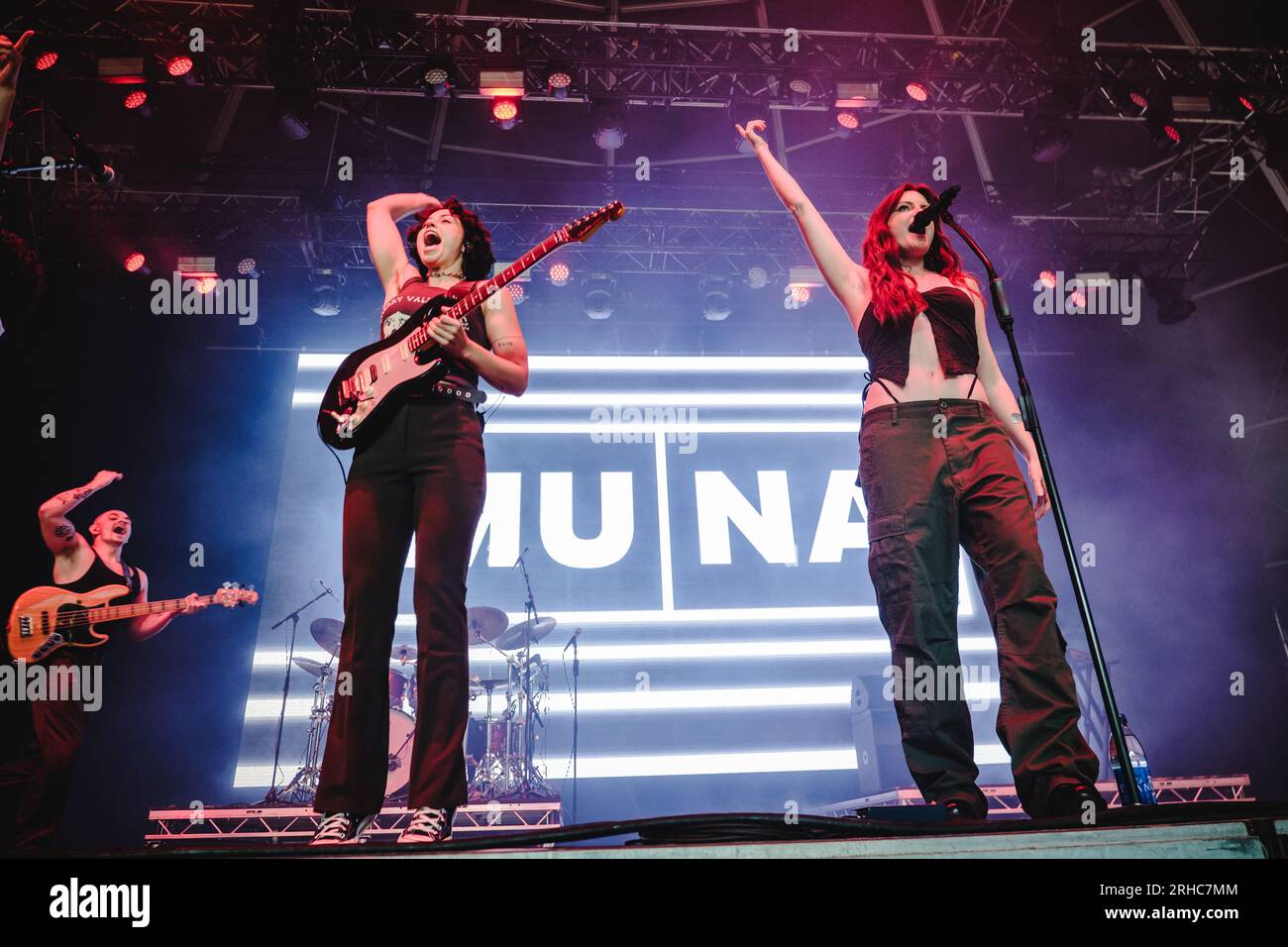 Katie gavin of the band muna hi-res stock photography and images - Alamy