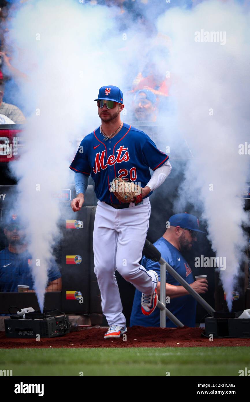 Aug 12 2023; New York City, New York, New York Mets first baseman Pete Alonso (20) runs onto the field before the game against the Atlanta Braves. (Ar Stock Photo