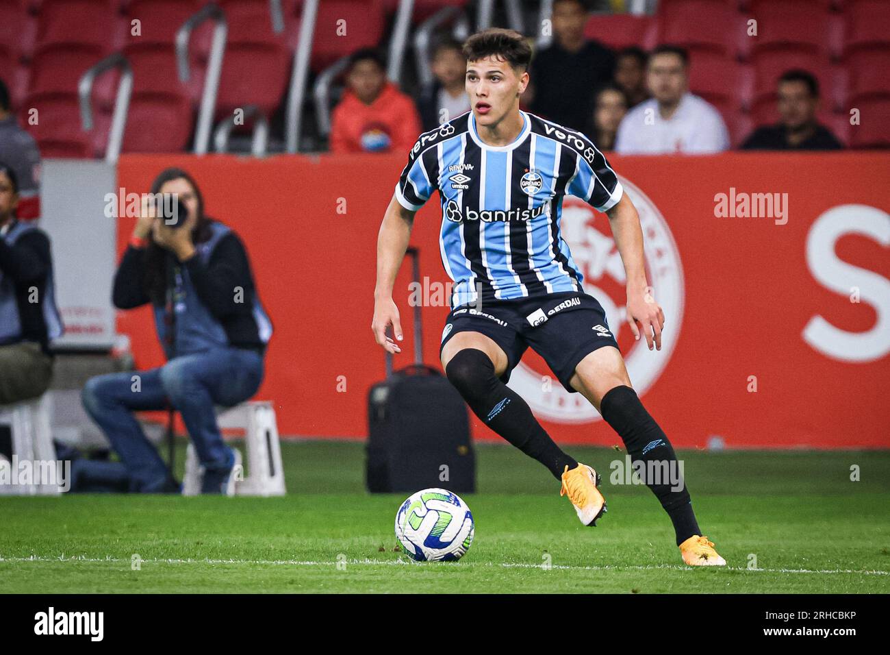 Porto Alegre, Brazil. 17th May, 2023. Zinho do Grêmio disputa o