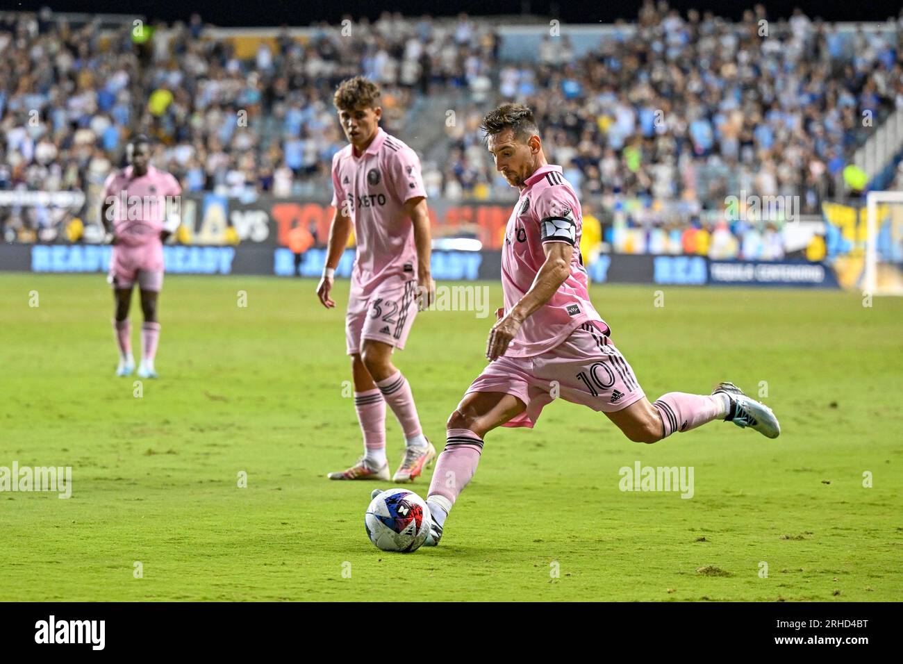 Lionel Messi takes a free kick during a match against MLS side Philadelphia Union - Inter-Miami star kicking during the game on the pitch  (Credit Image: Don Mennig Alamy News - Editorial Use Only - No Commercial Use) Stock Photo