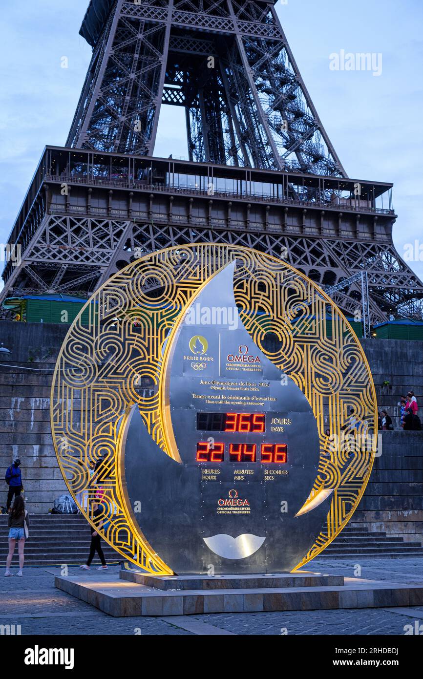 FRANCE. PARIS (75) (7TH DISTRICT) COUNTDOWN TO THE TIME BEFORE THE