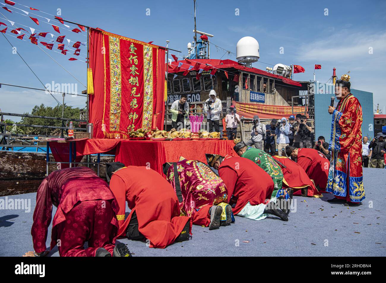 the-2023-qionghai-tanmen-sea-catching-festival-kicks-off-in-qionghai