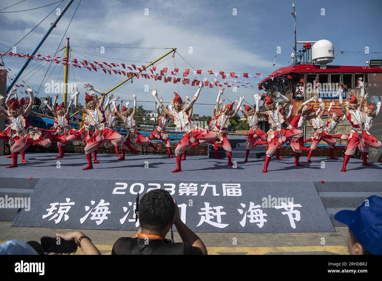 the-2023-qionghai-tanmen-sea-catching-festival-kicks-off-in-qionghai