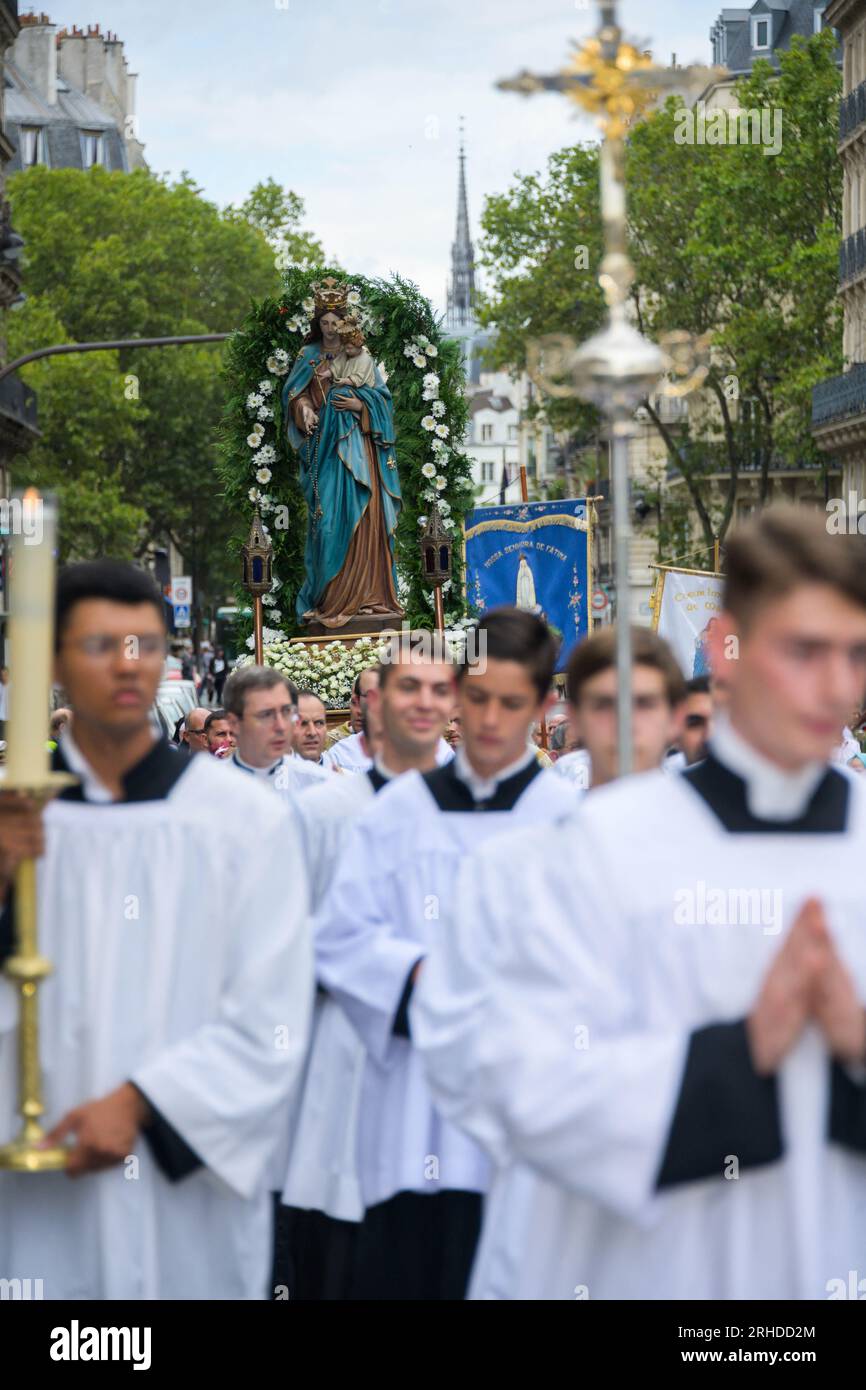 Paris, France. 15th Aug, 2023. Procession of the Priestly Society of Saint Pius X during the Assumption at the schismatic church of Saint Nicolas du Chardonnet, on August 15, 2023 in Paris, France. Photo by Pierrick Villette/ABACAPRESS.COM Credit: Abaca Press/Alamy Live News Stock Photo