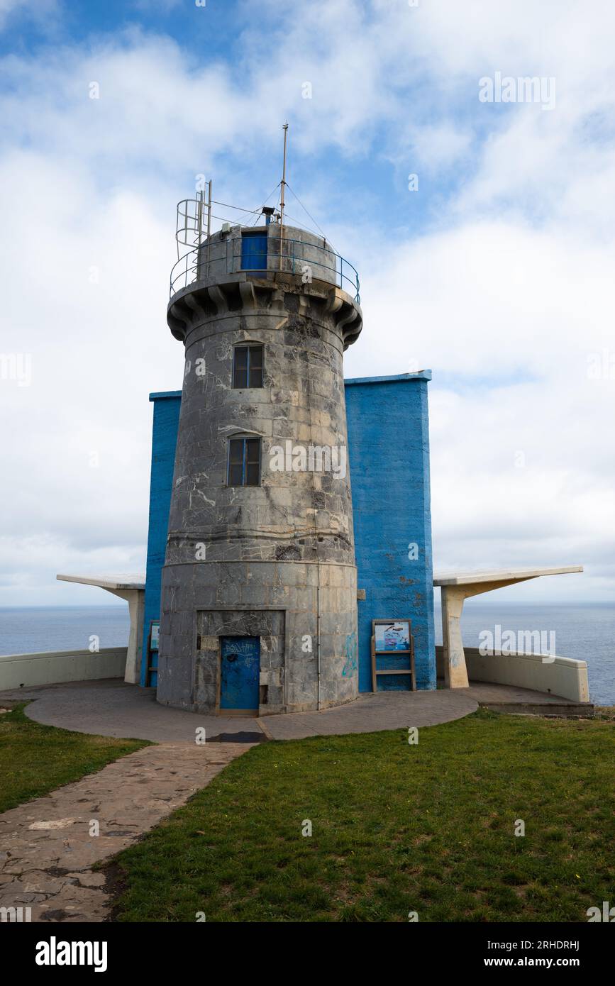 Vieux phare de Matxitxako (Bermeo, pays basque espagnol) Stock Photo