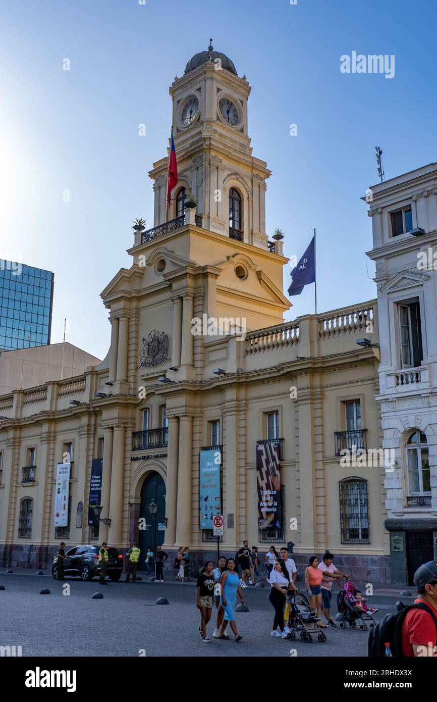 The Palacio de la Real Audiencia de Santiago houses the Chilean National History Museum, Santiago, Chile.  It faces the Plaza de Armas De San Fernando Stock Photo