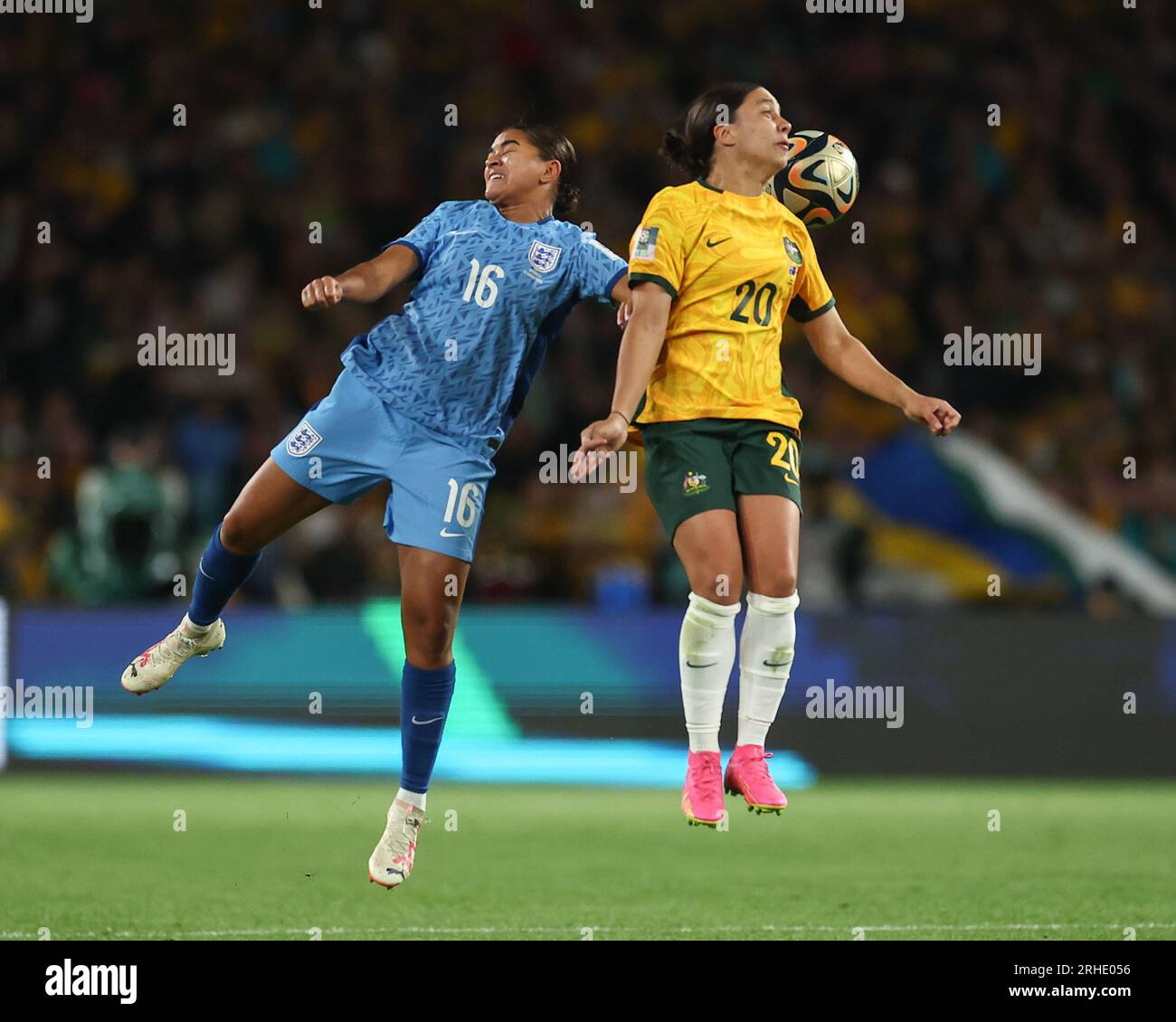 Jess Carter 16 of England and Sam Kerr 20 of Australia battle for the