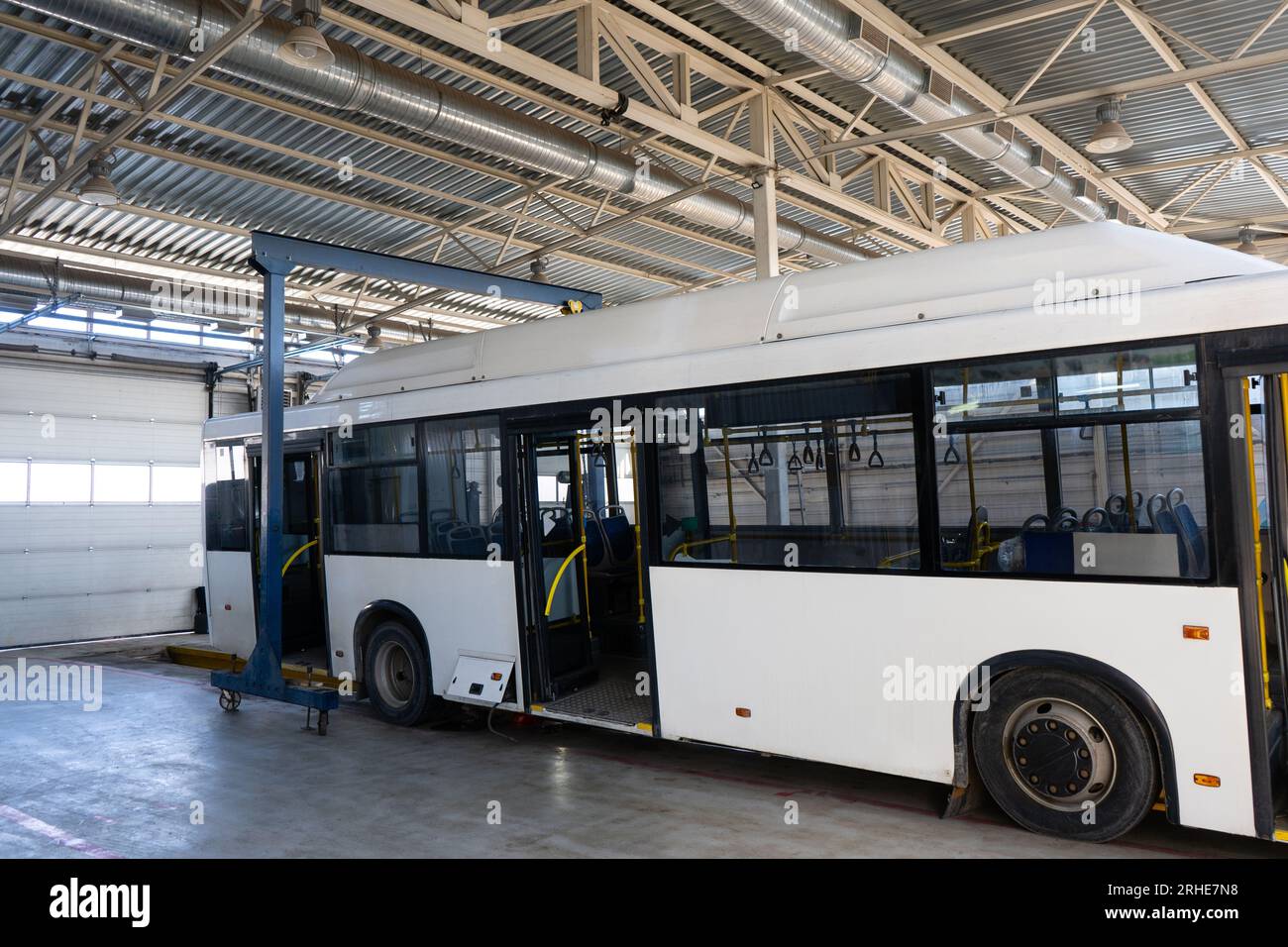 Bus repair station hi-res stock photography and images - Alamy