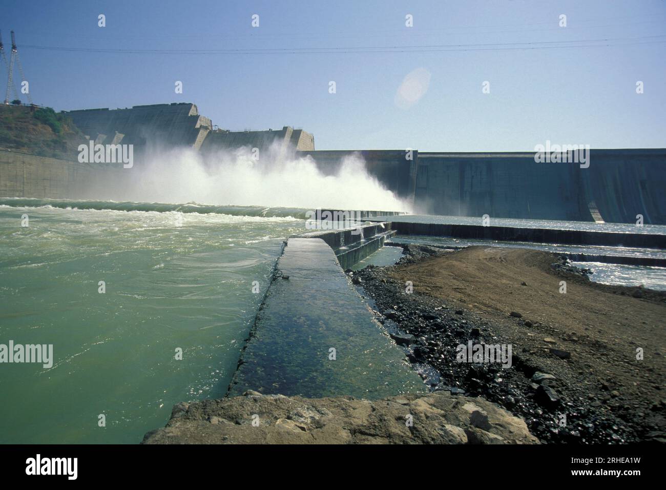 Construction Site Sardar Sarovar Dam Narmada River Town Kavadiya Province –  Stock Editorial Photo © urf #671545318