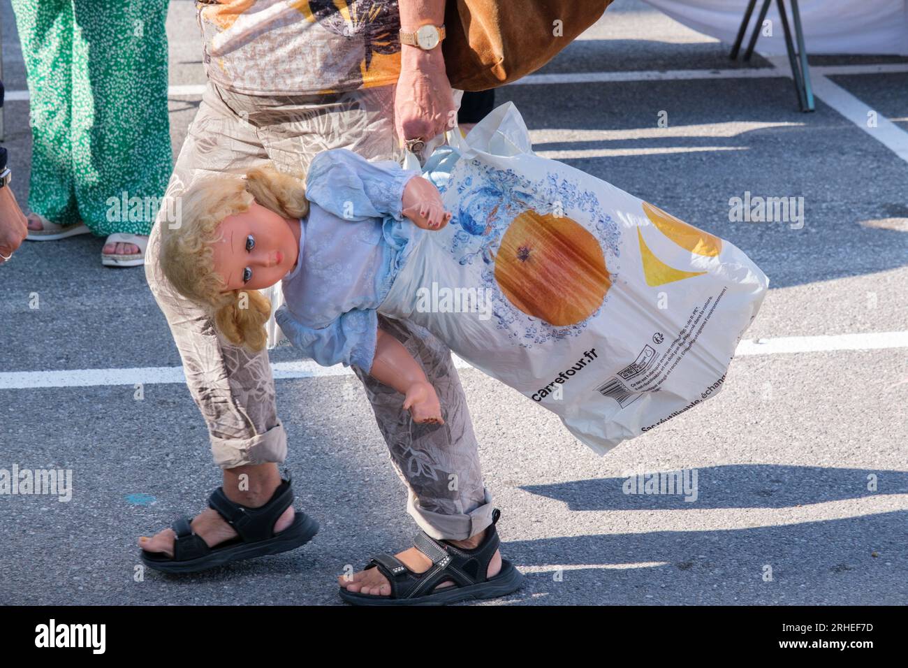 Boulogne-sur-Mer, FR - 11 September 2022: Someone bought an old doll at Car Boot sale Stock Photo