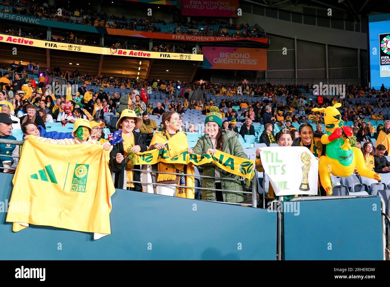 Stadium australia matildas sydney fans hi-res stock photography and ...