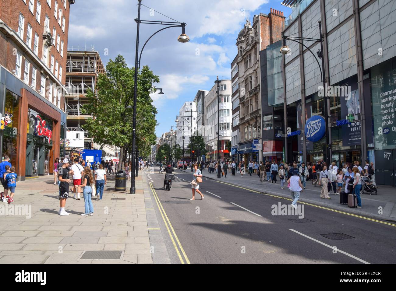 London, England, UK. 16th Aug, 2023. A view of Oxford Street as retail leaders warn that high streets are continuing to decline and call for government-backed regeneration. (Credit Image: © Vuk Valcic/ZUMA Press Wire) EDITORIAL USAGE ONLY! Not for Commercial USAGE! Stock Photo