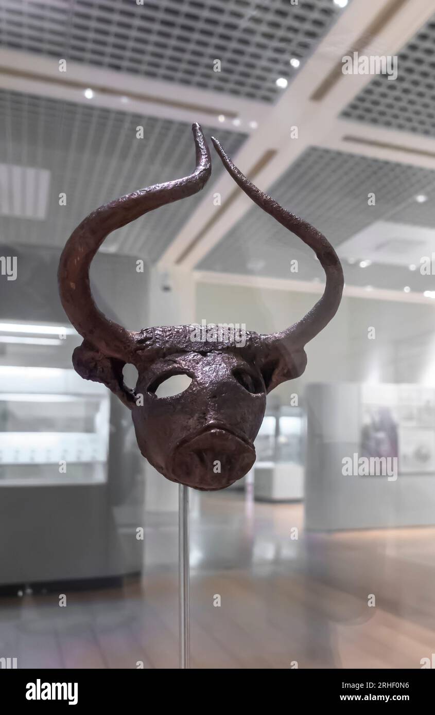 Copper bull head 2500 B.C. Mesopotamia/ Dilmun civilization Stock Photo