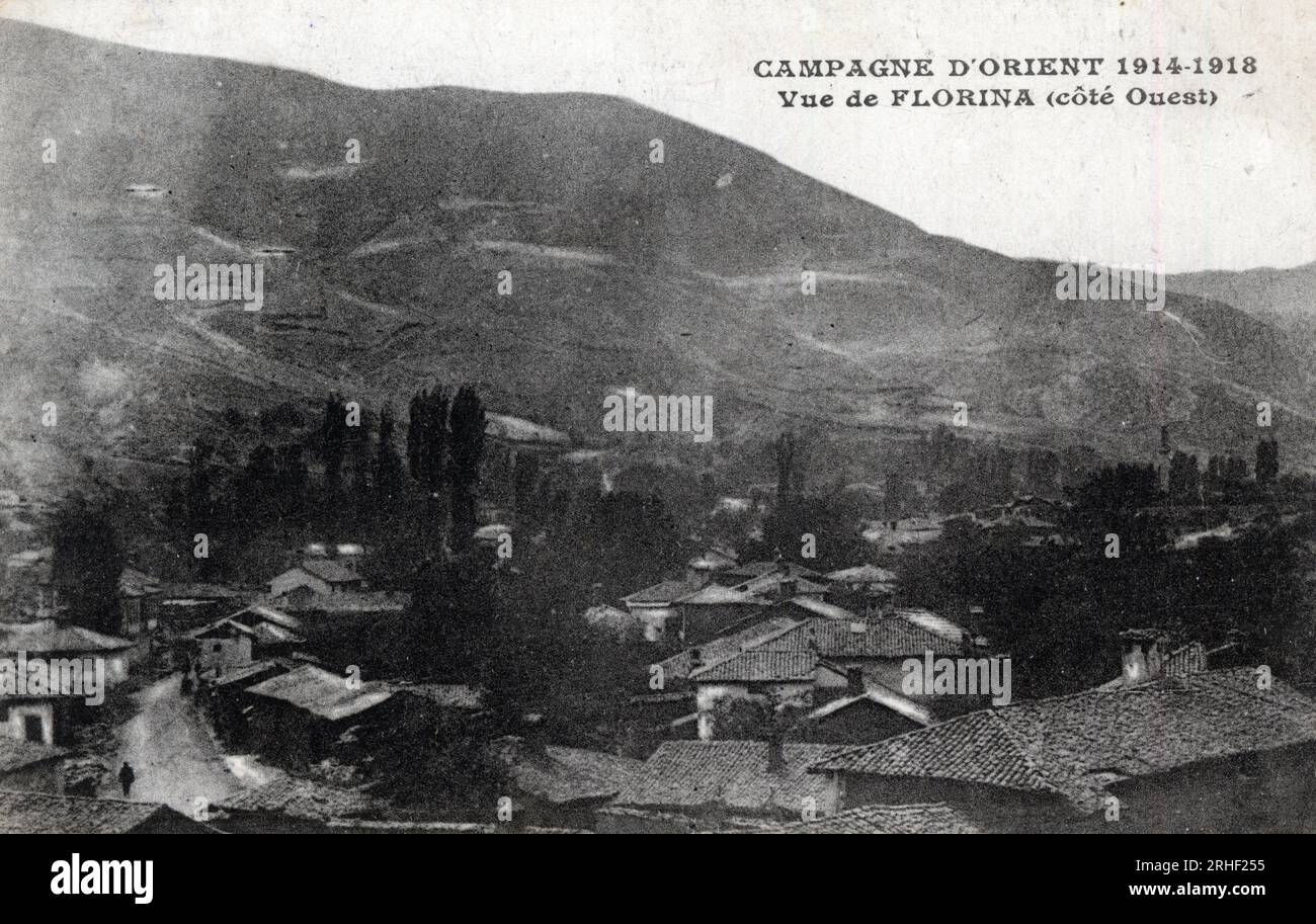 Serbie, Florina : vue de la ville qui se trouve desormais en Grece - Carte postale 1914-1918 Stock Photo