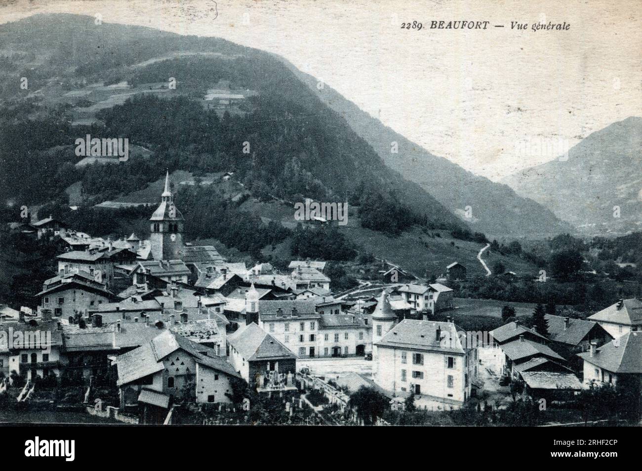 Rhone Alpes, Savoie (73), Beaufort : vue generale de la ville - Carte postale fin 19eme-20eme siecle Stock Photo
