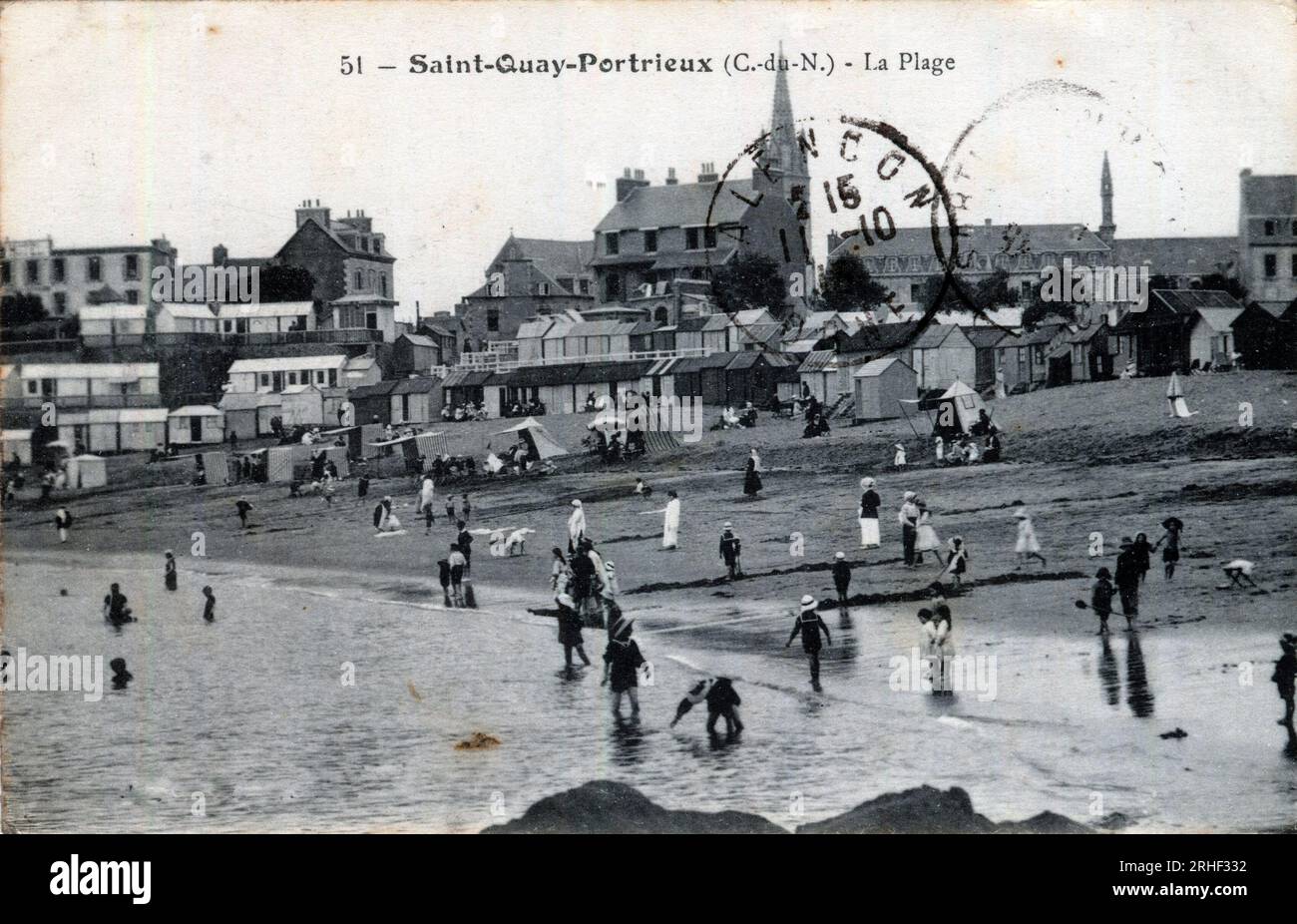 Bretagne, Cotes d'Armor (22), Saint Quay Portrieux (Saint-Quay-Portrieux) : vue de la plage - Carte postale datee 1910-1919 Stock Photo