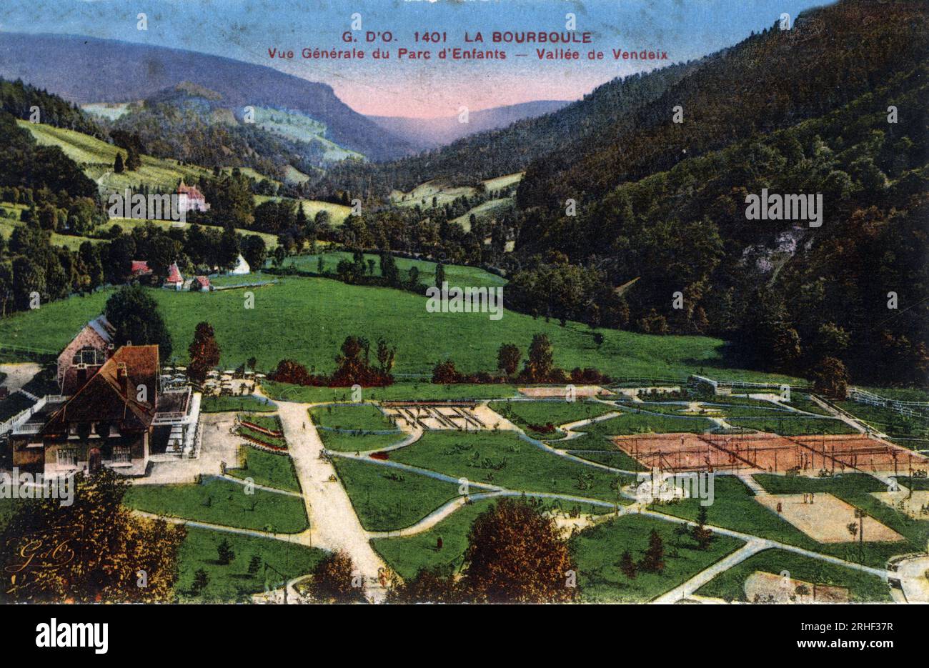 Auvergne, Puy-de-Dome (63), La Bourboule : vue generale du parc d'enfants dans la vallee de Vendeix - carte postale debut 20eme siecle Stock Photo