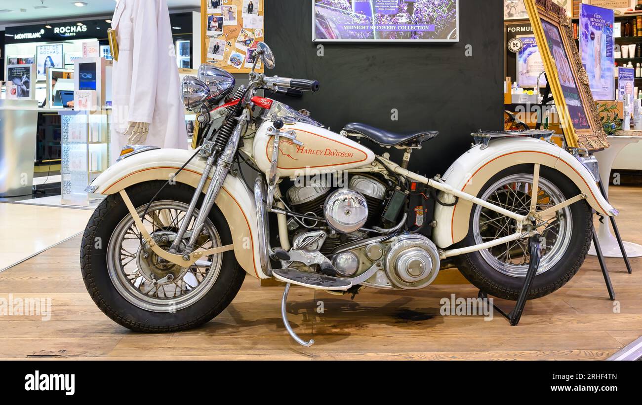 Vintage harley davidson motorcycle hi res stock photography and images Alamy