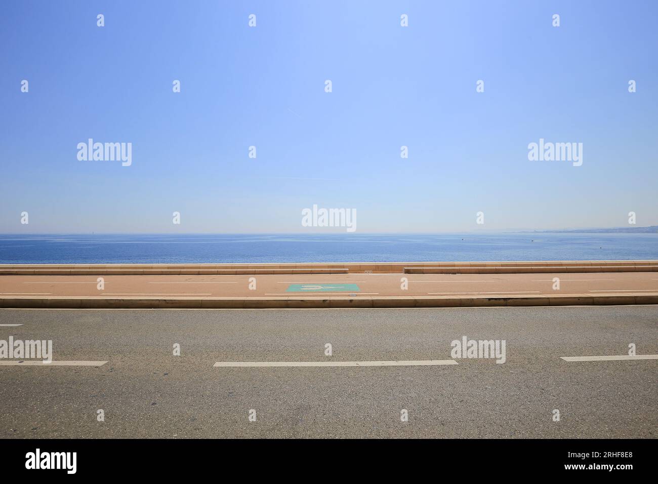 Cleaar road with sea view in Nice Stock Photo