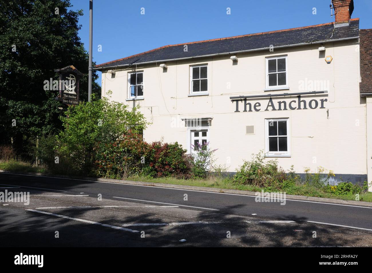The Anchor, Wadesmill, Hertfordshire. .   It was known to be an inn by 1756 when it had stabling for one horse. Stock Photo