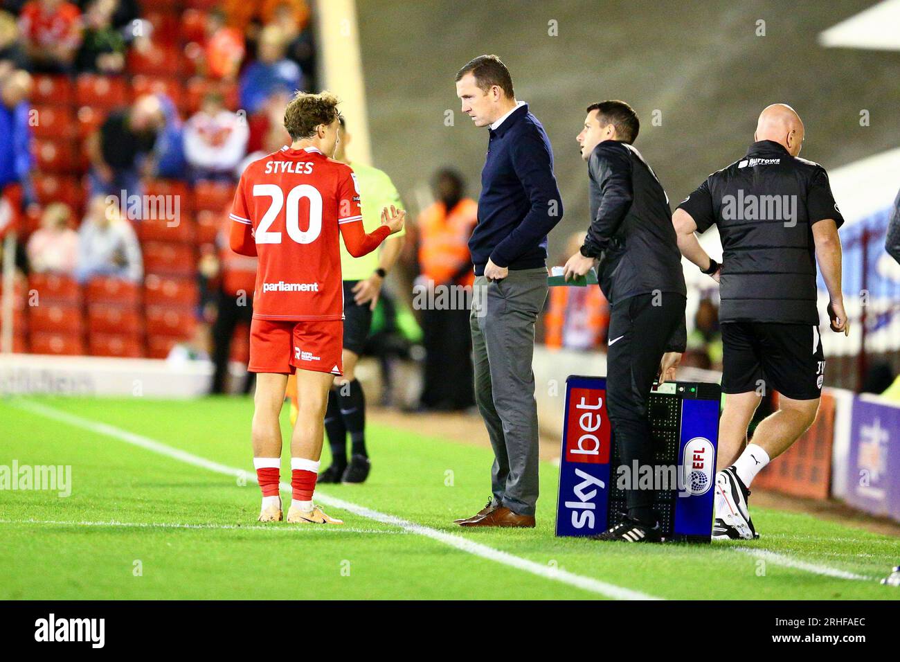 Oakwell Stadium, Barnsley, England - 15th August 2023 Neill Collins Manager of Barnsley and Callum Styles (20) talking tactics - during the game Barnsley v Peterborough United, Sky Bet League One,  2023/24, Oakwell Stadium, Barnsley, England - 15th August 2023 Credit: Arthur Haigh/WhiteRosePhotos/Alamy Live News Stock Photo