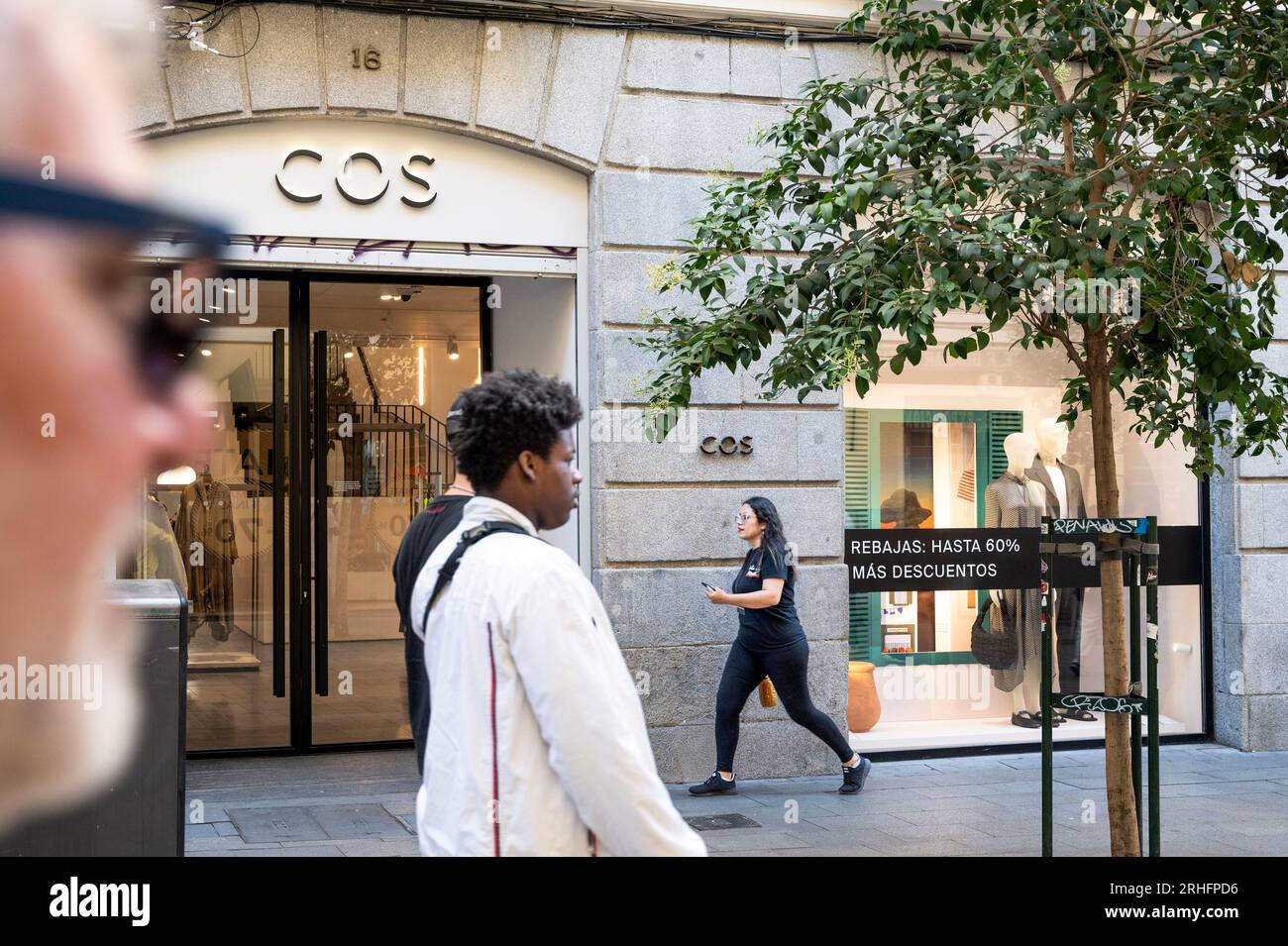 Cos hennes mauritz hotsell
