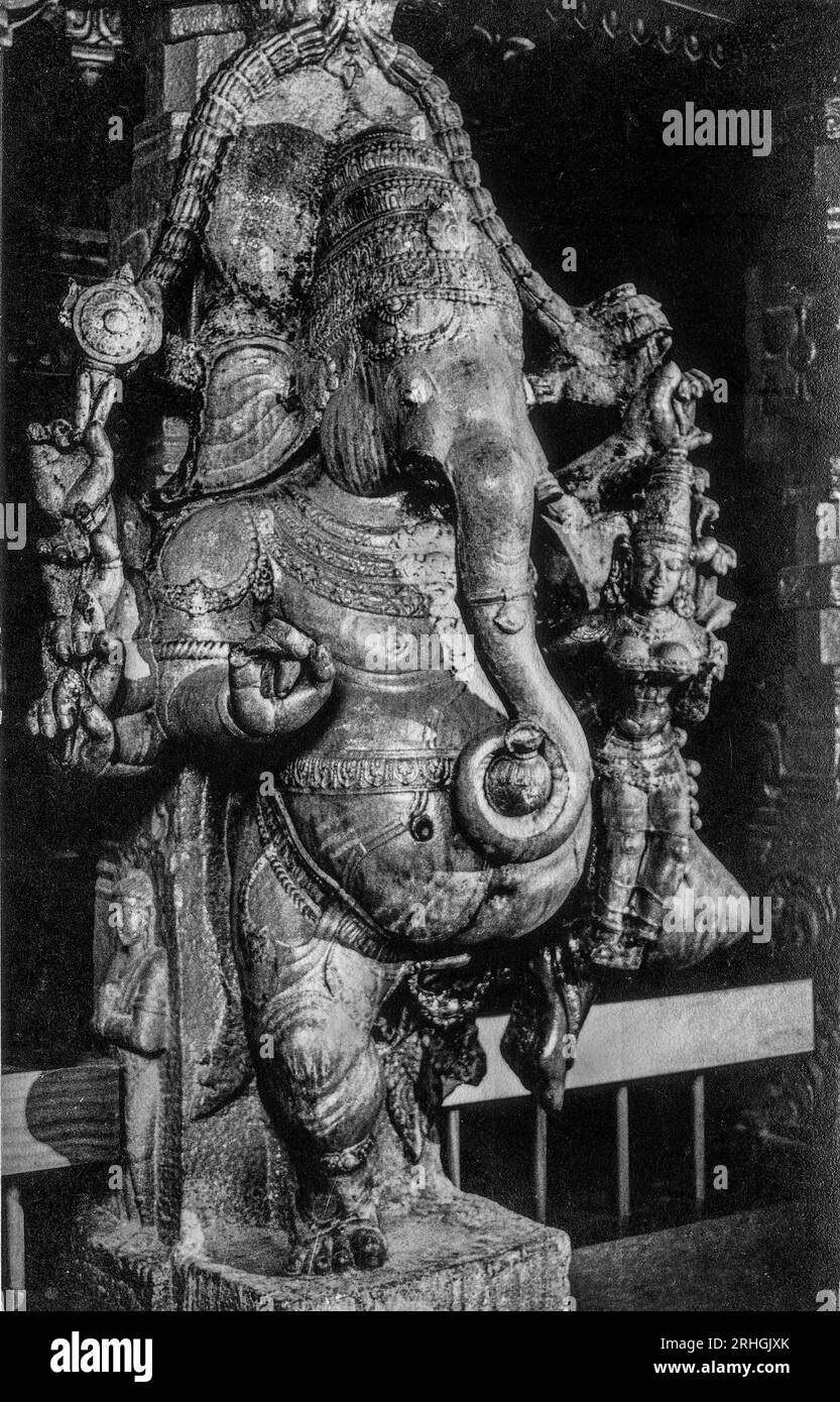 Vintage Black and White photo of Ganesh statue 1000 pillars Madurai Tamil Nadu India Asia Stock