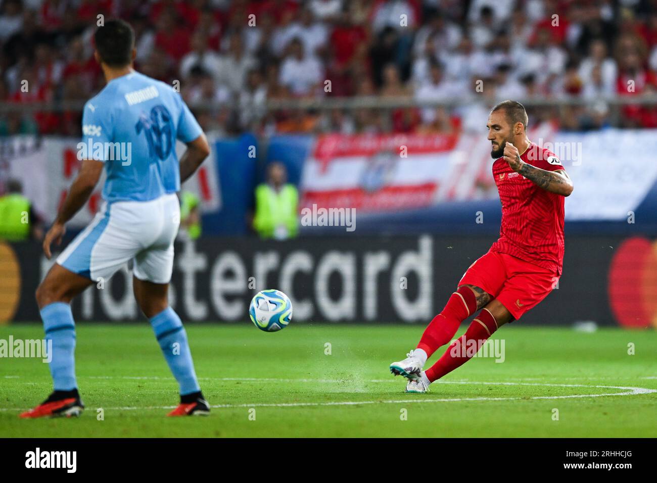 Piraeus, Greece. 16 August, 2023: Nemanja Gudelj of Sevilla in action during the UEFA Super Cup 2023 match between Manchester City FC and Sevilla FC at Georgios Karaiskakis Stadium in Piraeus, Greece. August 16, 2023. (Photo by Nikola Krstic/Alamy) Stock Photo