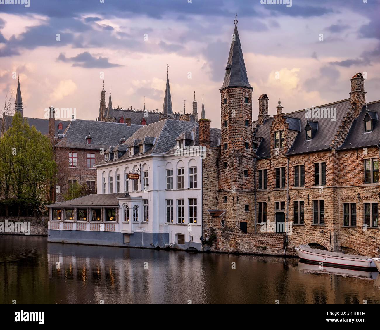 Typical view canal bruges hi-res stock photography and images - Alamy