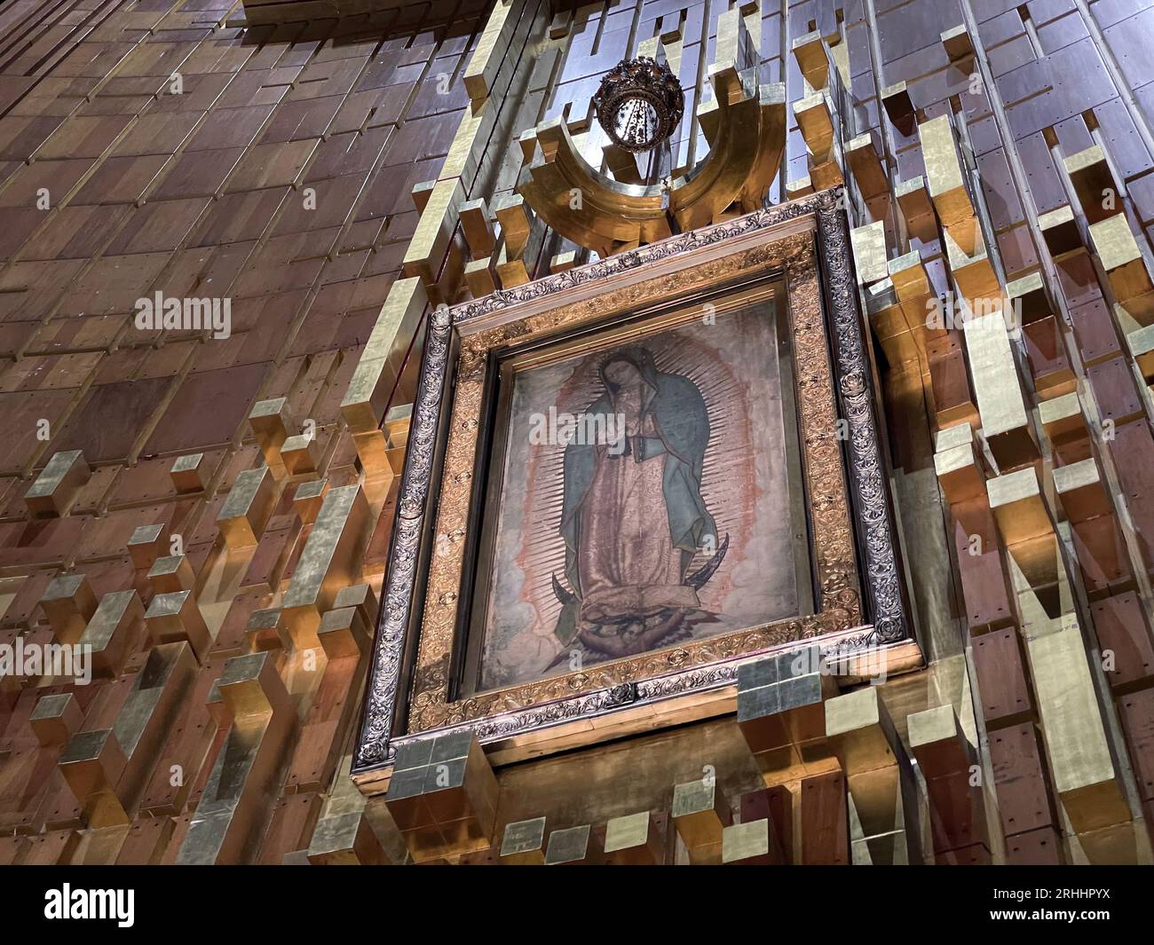 Original image of the Virgin of Guadalupe in the Basilica of Guadalupe ...