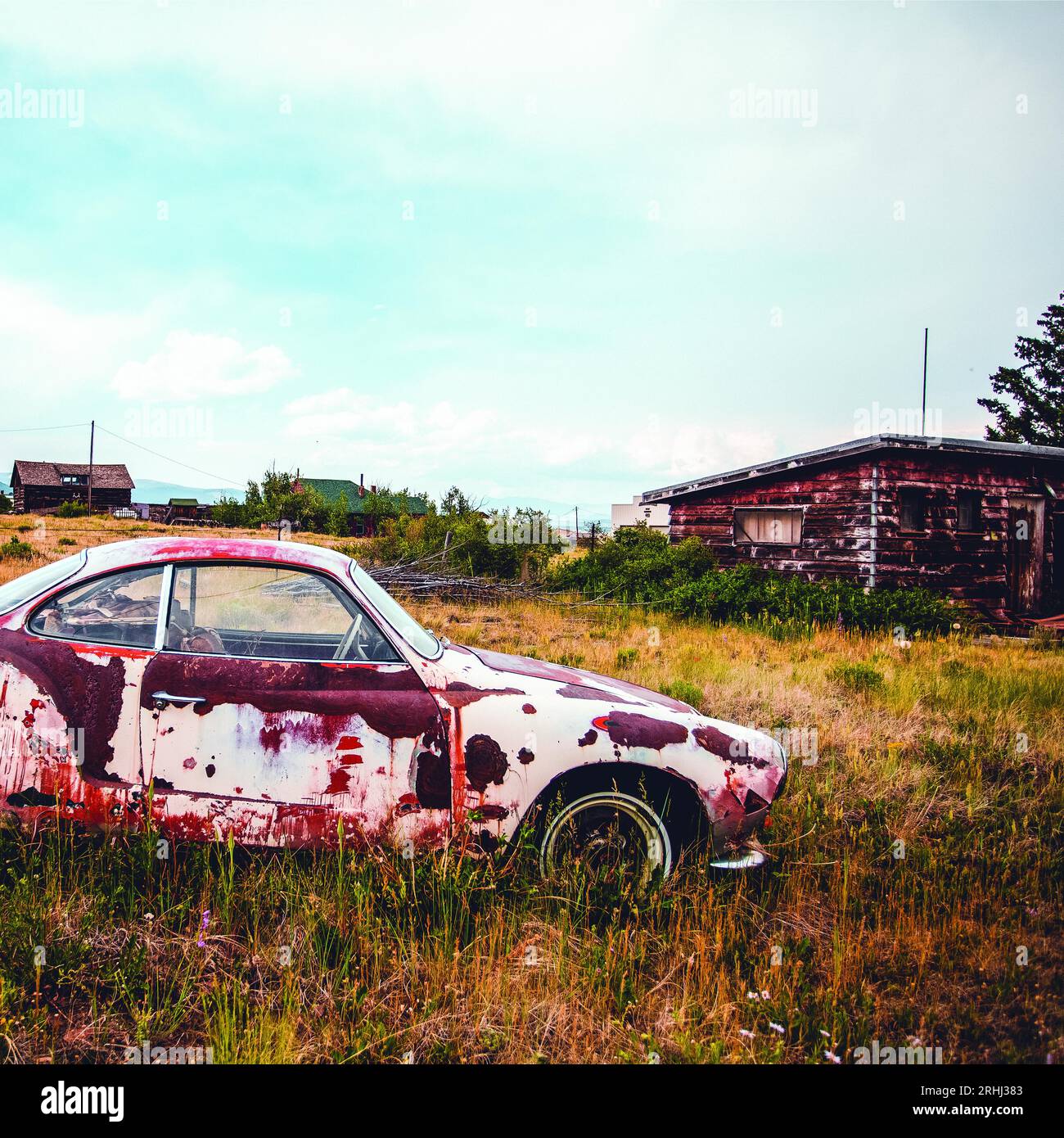 Vintage car in field hi-res stock photography and images - Alamy