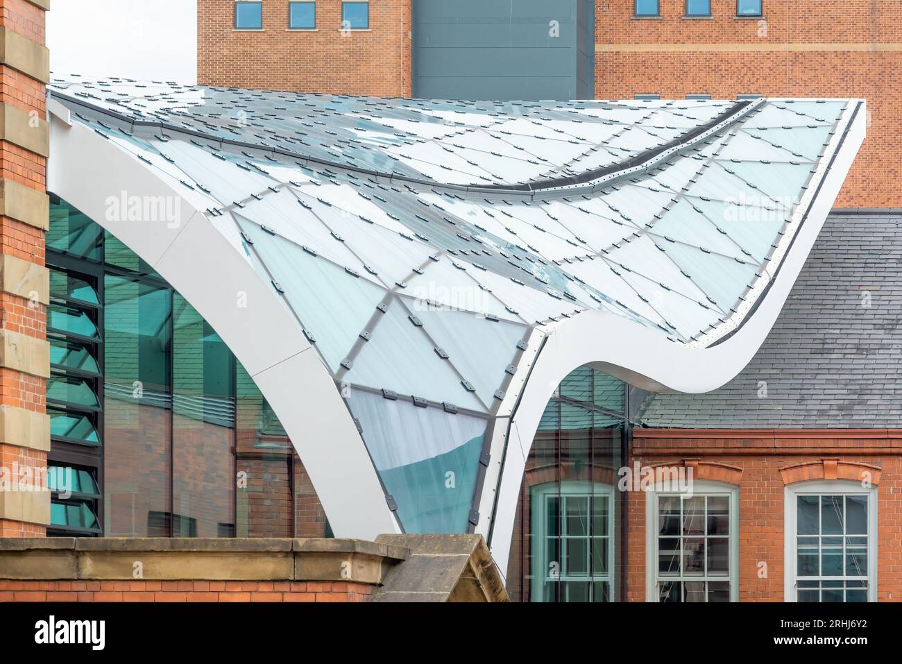 Sheffield, England - The Wave, Faculty of Social Sciences, Sheffield University by HLM Architects Stock Photo