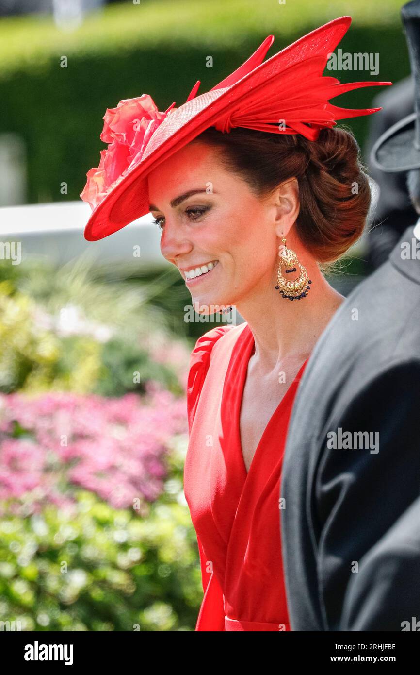 kate middleton ascot dress red My Dress-Up Darling Ques Q main image 1