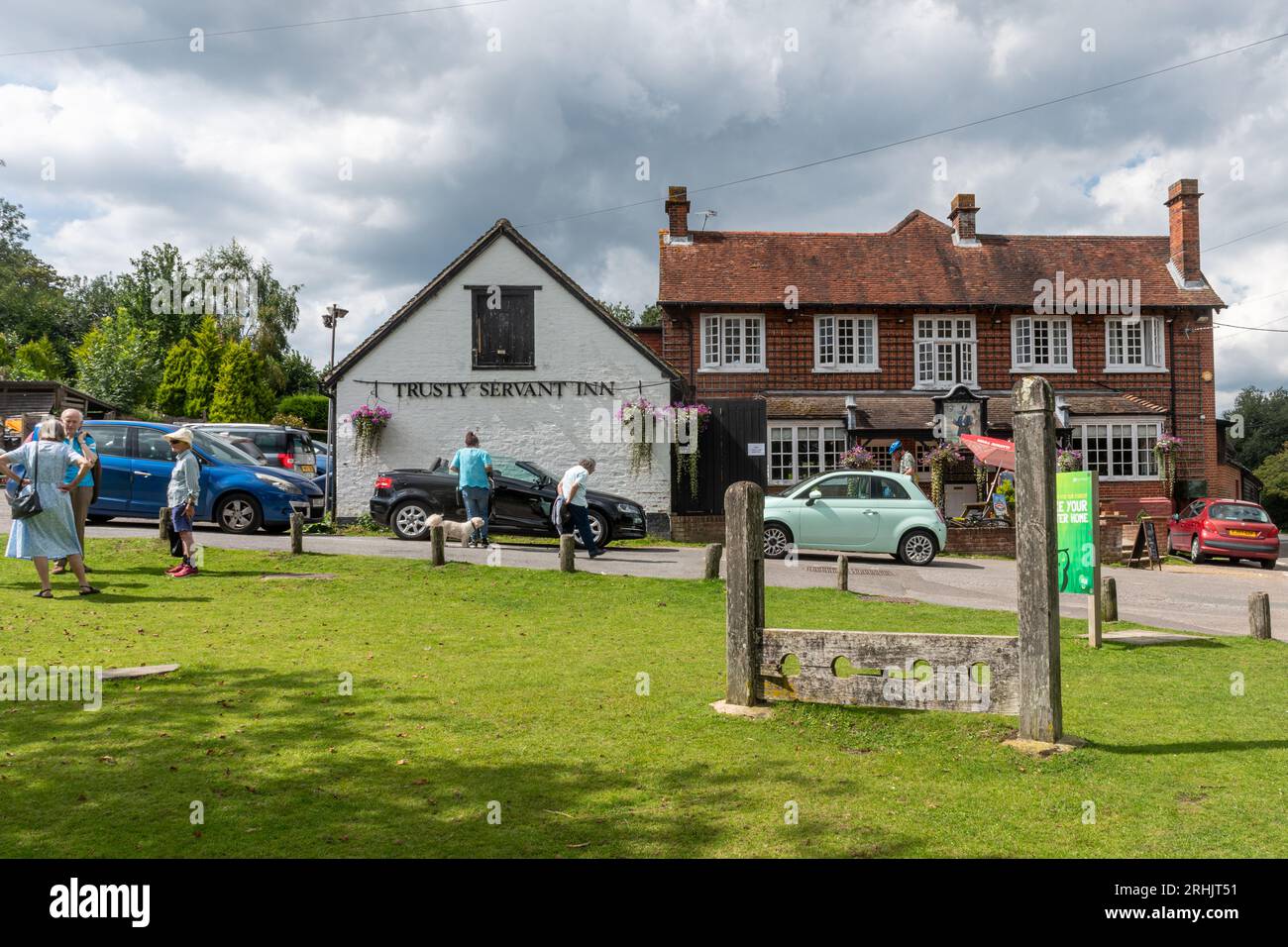 Minstead The Trusty Servant Inn in Minstead, a New Forest village in Hampshire ...