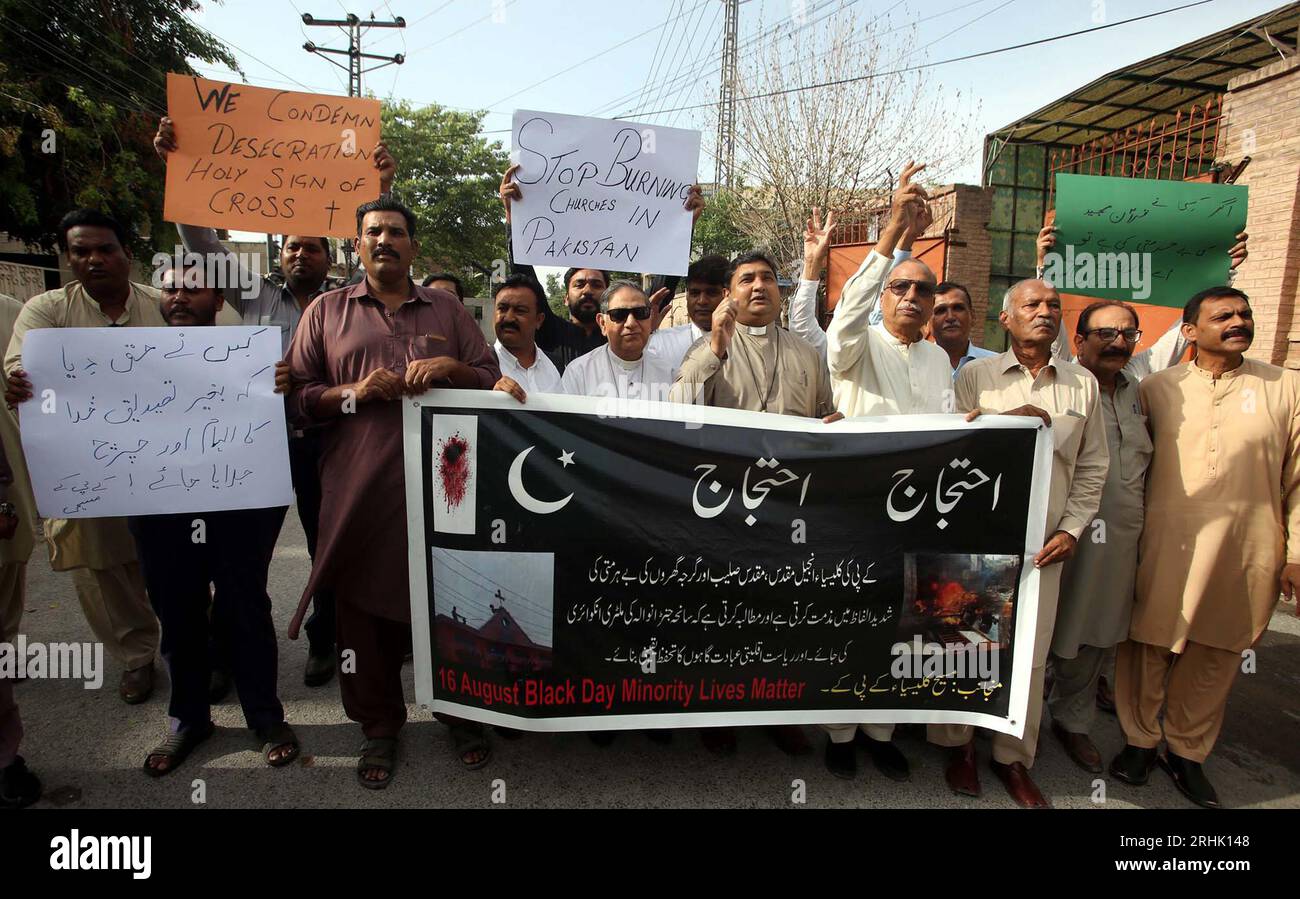 Hyderabad, Pakistan, August 17, 2023. Members of Christian Community are holding protest demonstration against attack on churches in Jaranwala, at Peshawar press club on Thursday, August 17, 2023. Stock Photo